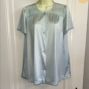 Vintage 60s Vanity Fair light blue nylon pajama top with lace & embroidery‎